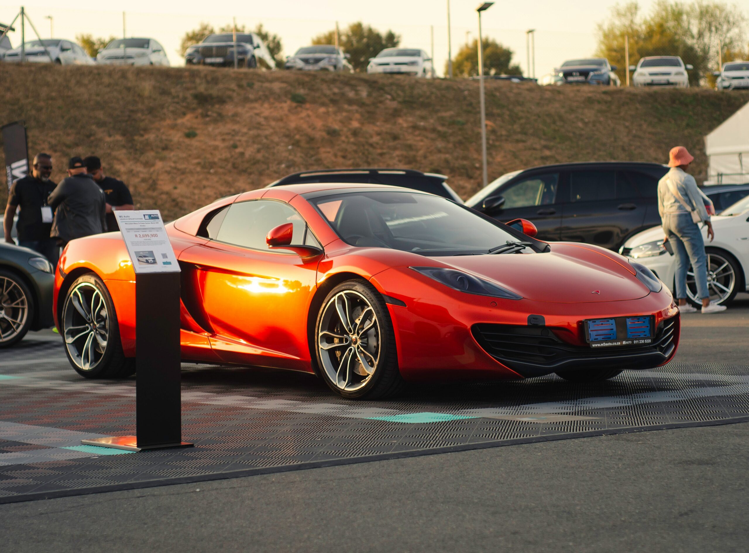 McLaren has launched its online MP4-12C configurator, giving enthusiasts an early look at paint colors, carbon fiber options, performance upgrades, and the driver-focused interior of its new supercar.