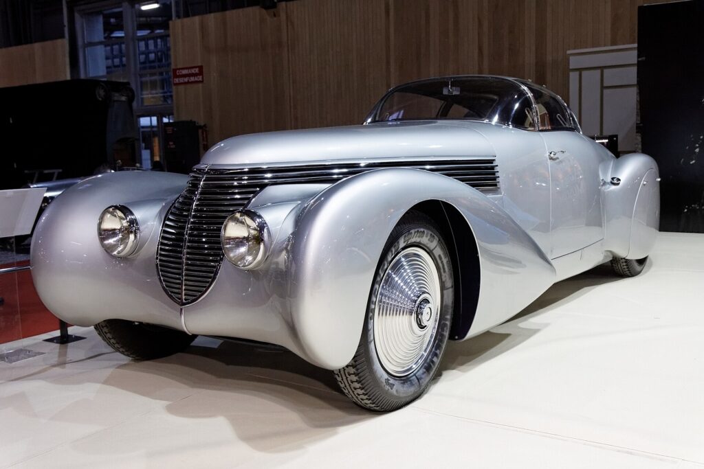 Mullin Automotive Museum Opens