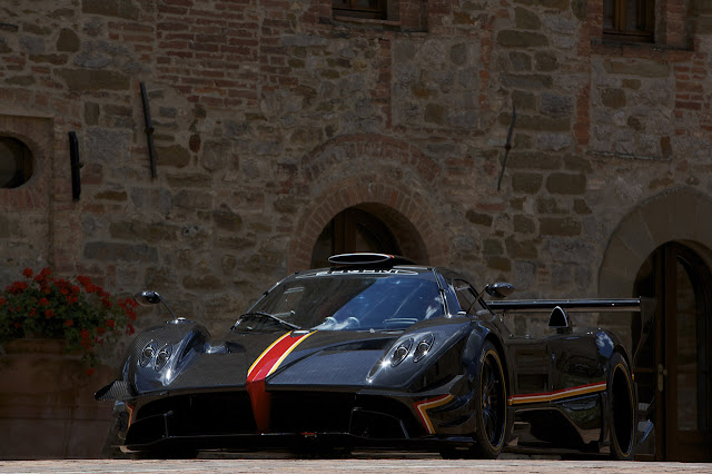 Pagani Automobili has once again redefined automotive excellence with the Pagani Zonda Revolucion. Unveiled during Vanishing Point 2013, the exclusive international Pagani gathering, this track-focused hypercar is a testament to cutting-edge performance, advanced aerodynamics, and breathtaking design.