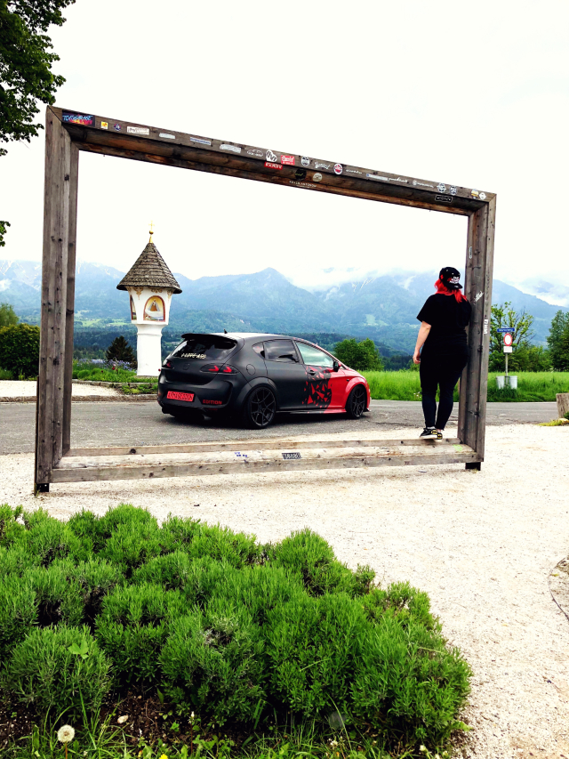 Name: Andrea Ionescu
Car: SEAT Leon 1P
Instagram: @andreaxmk2
Location: Bavaria, Germany