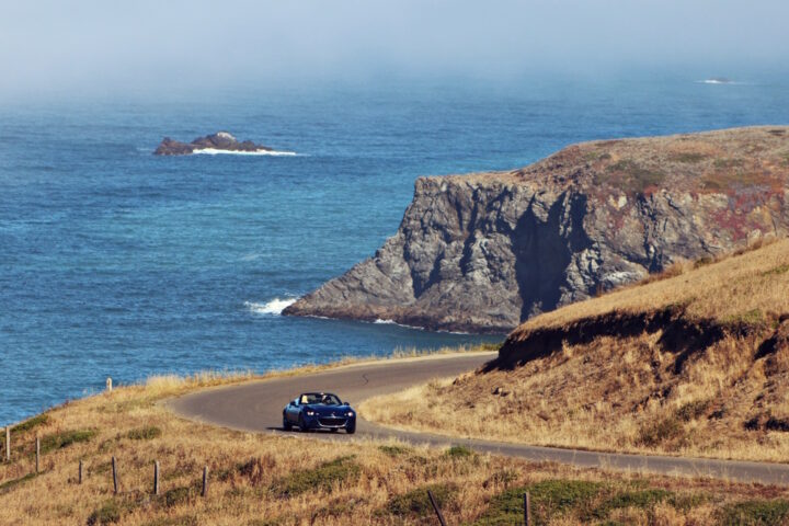 Road Tripping Across America is the ultimate way to explore the USA! From cruising down Route 66 to tackling the Pacific Coast Highway, this guide covers the best routes, travel tips, and must-see stops to help you plan an unforgettable adventure.