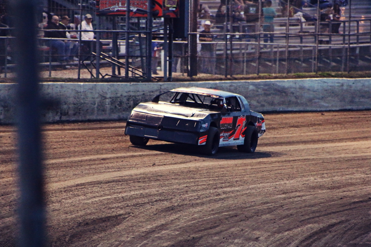 Texas Dirt Track Racing 32 Friday Night Lights At Heart O’ Texas Speedway: A Local Dirt Track ...