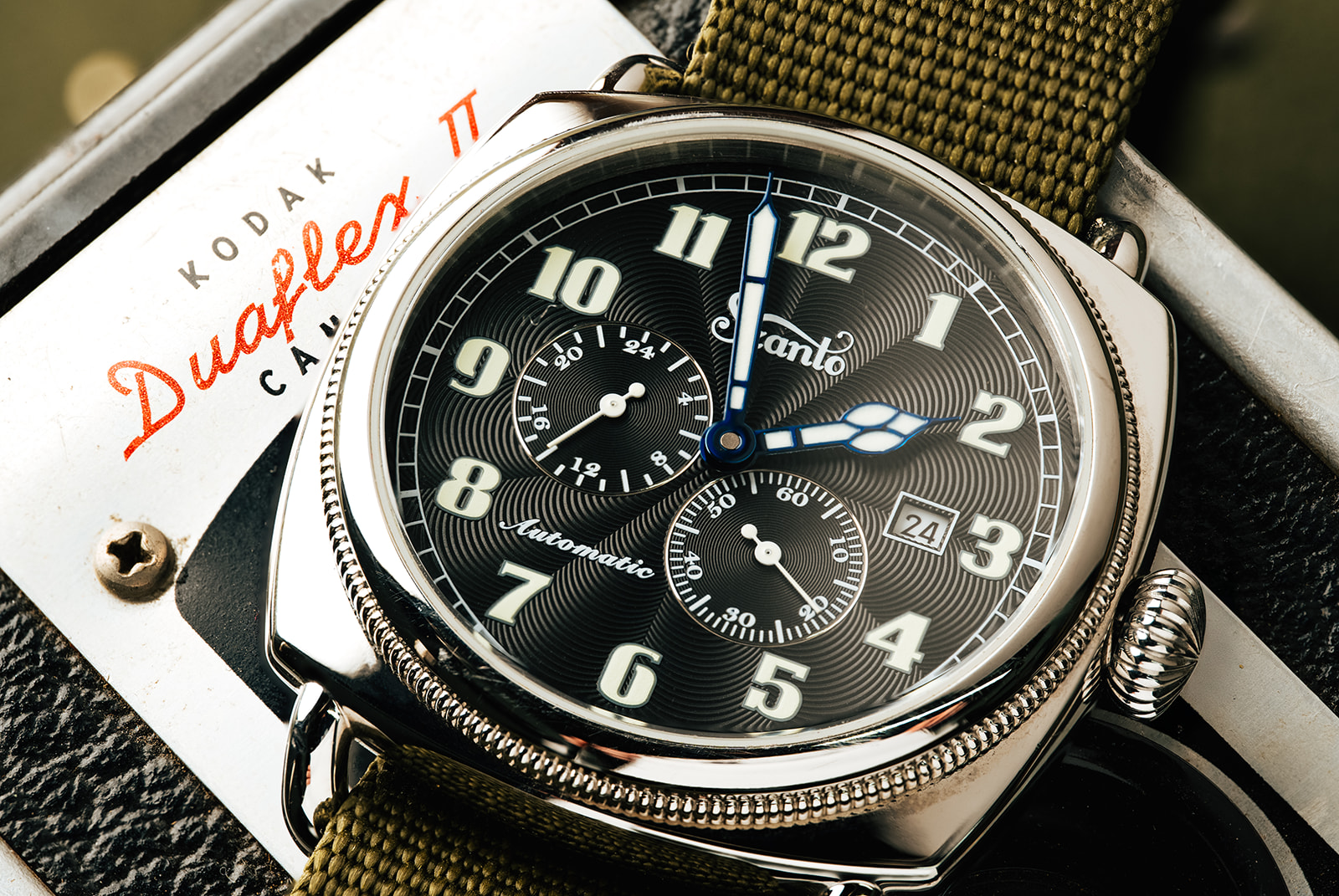 Szanto Automatic Officer Coin Cushion Review