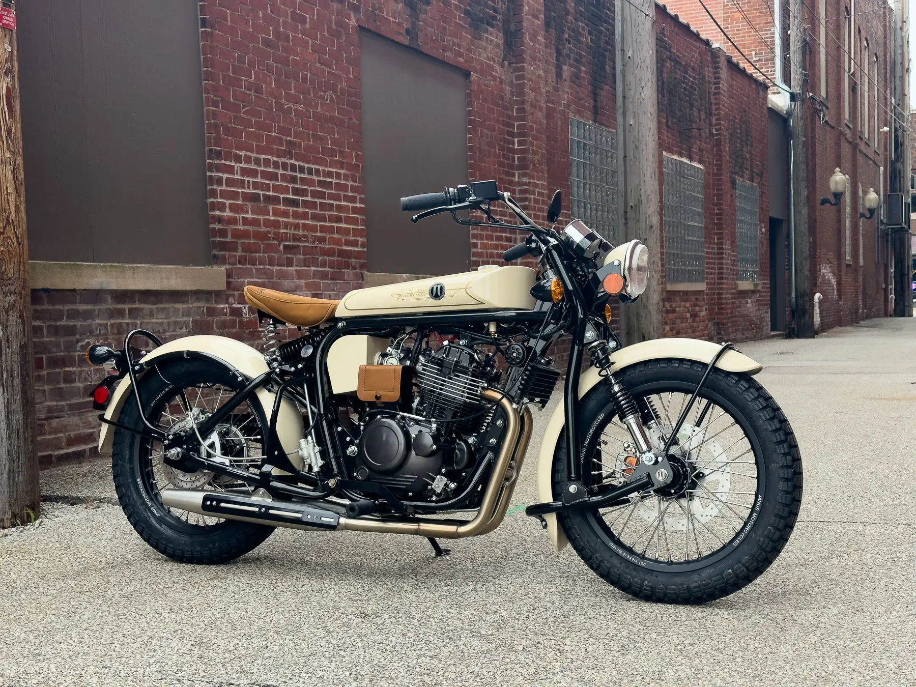 Retro motorcycle maker Janus Motorcycles has released their largest displacement motorcycle to date, the Halycon 450. The styling is reminiscent of the Matchless H 1000, Croft-Cameron Super Eight, and other motorcycles from the 1920s, but with modern Brembo Brakes, fuel injection, and suspension. Powered by an SWM 445cc single-cylinder, Janus claims the new bike is capable of 90 mph and features modern comfort and rideability.