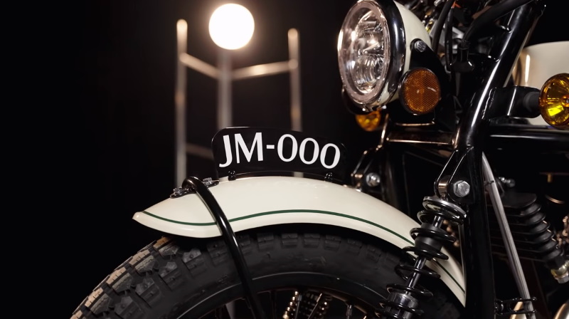 A New American Motorcycle: The Janus Halcyon 450