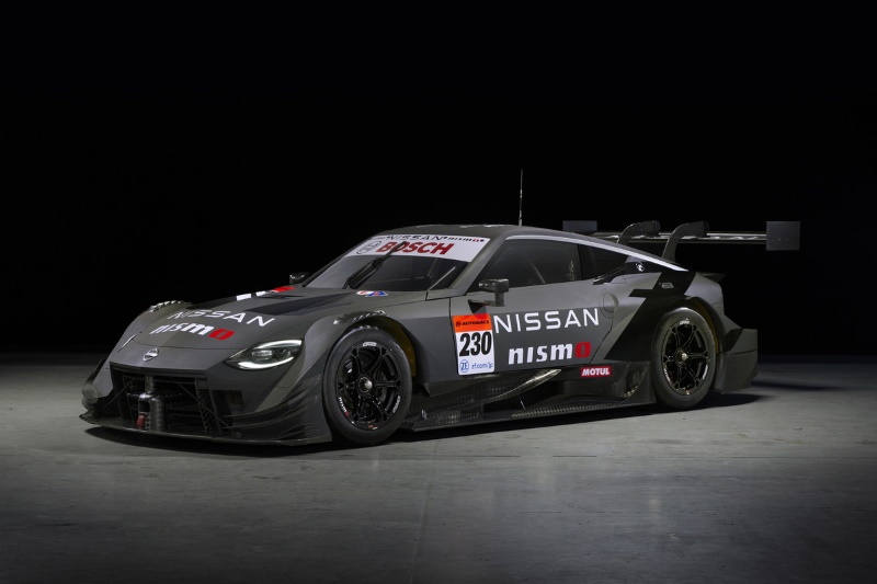 Nissan Unveils Fairlady Z & Z GT500 Race Car