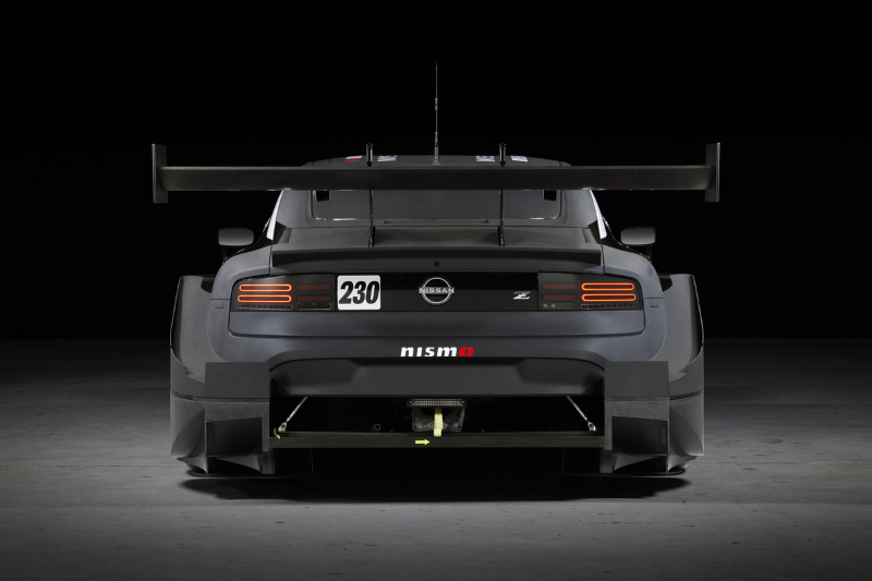 Nissan Unveils Fairlady Z & Z GT500 Race Car