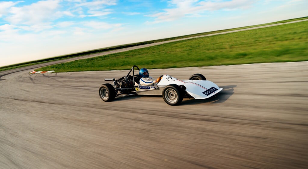 Let's Go Racing: 1969 Beach SV16