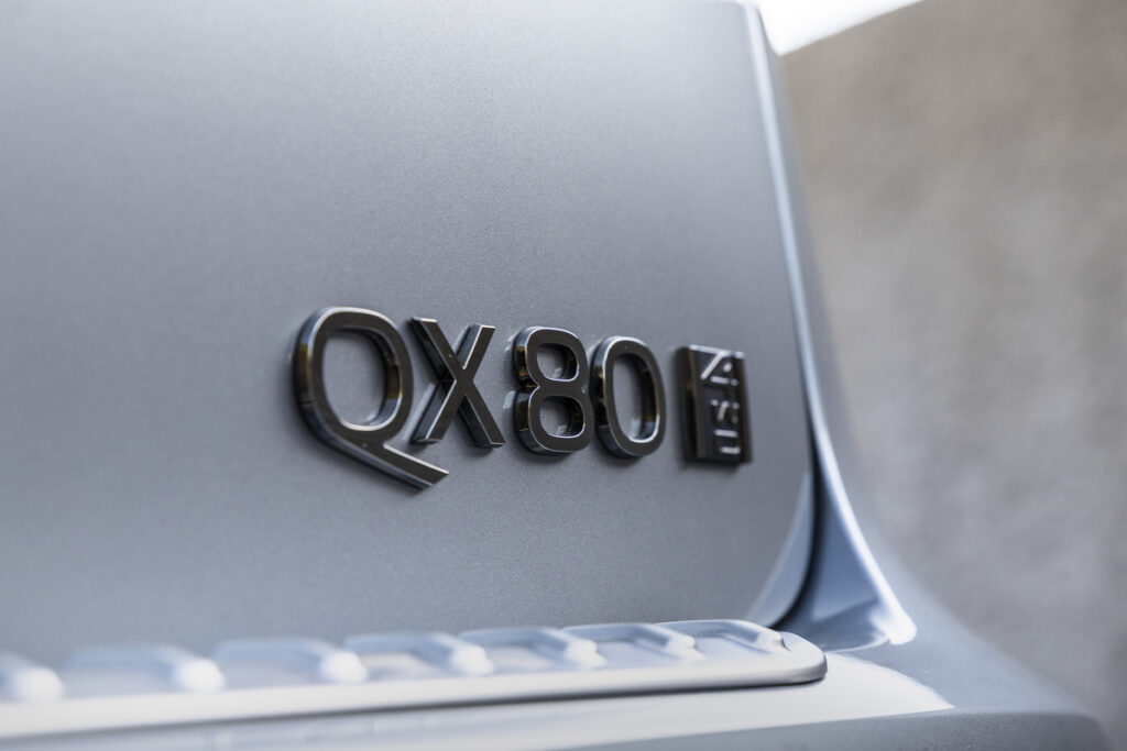 2025 Infiniti QX80 Autograph 4WD Review: A Bold Luxury SUV with a Price Tag to Match
