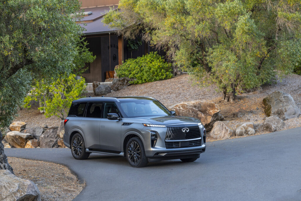 2025 Infiniti QX80 Autograph 4WD Review: A Bold Luxury SUV with a Price Tag to Match
