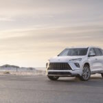 Front view of the 2025 Buick Enclave Avenir.