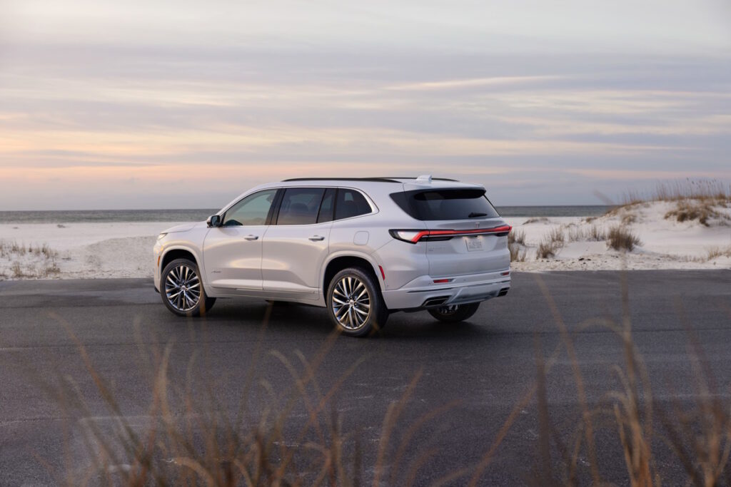 Rear 3/4 shot of the 2025 Buick Enclave Avenir.