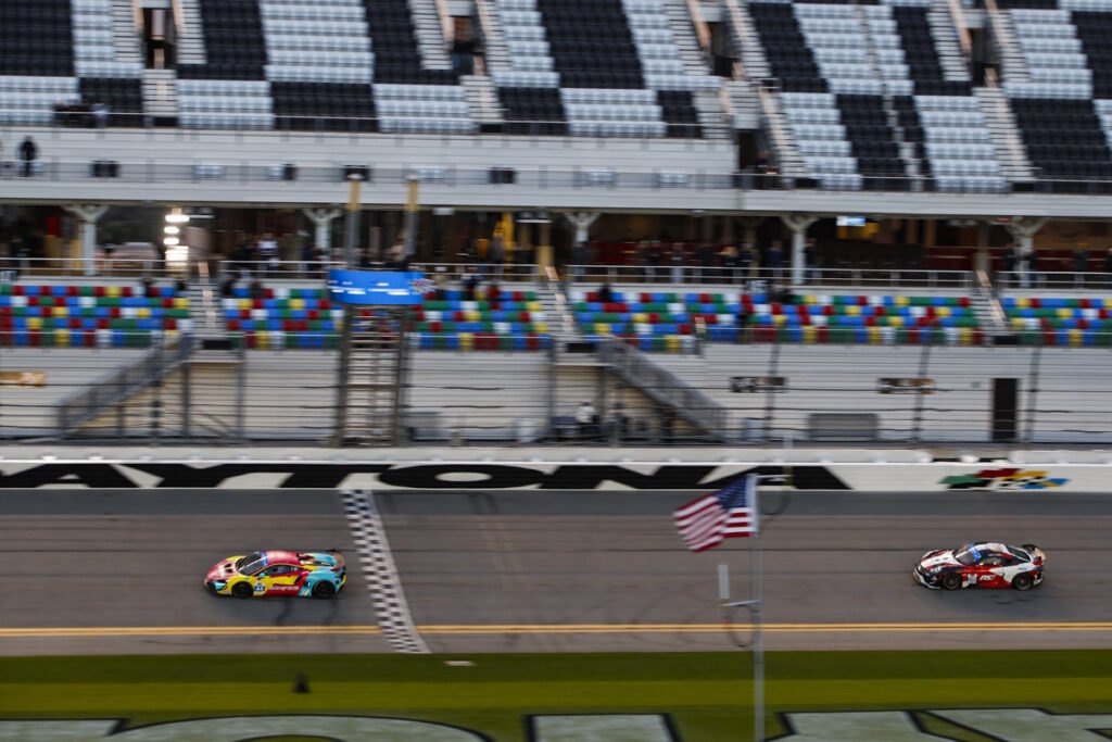 Last-Lap Heroics: McLaren Artura GT4 Clinches Daytona Win