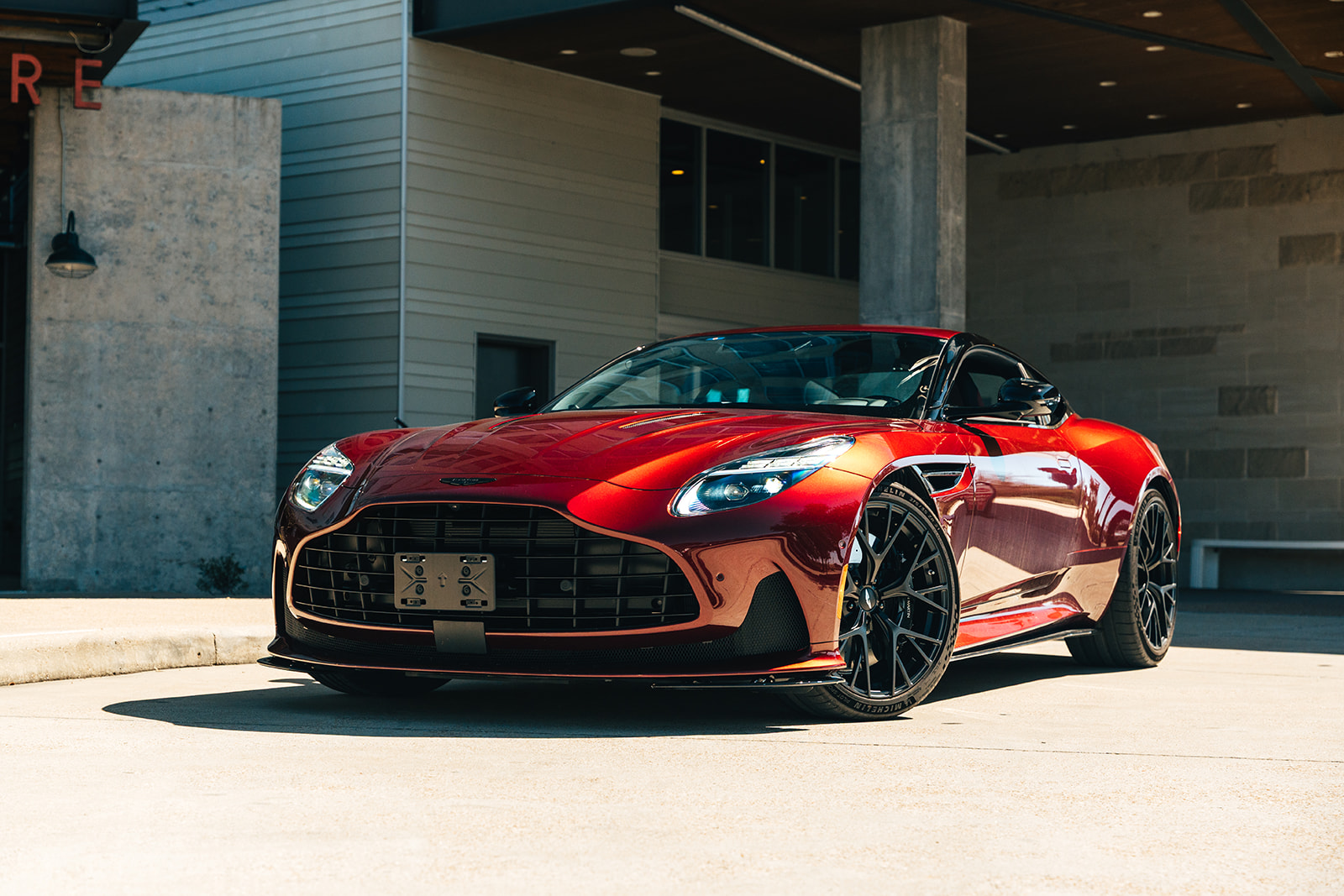 Aston Martin DB12