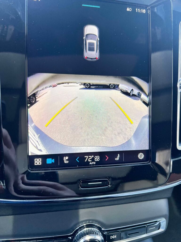 Volvo EX40: Disappointing Backup Camera Quality