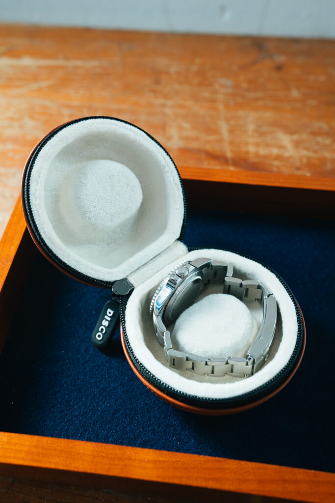 Discommon Puck Review: The Best Watch Travel Case for Car People
